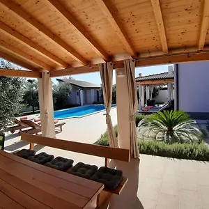 Zeus Ferienhaus
